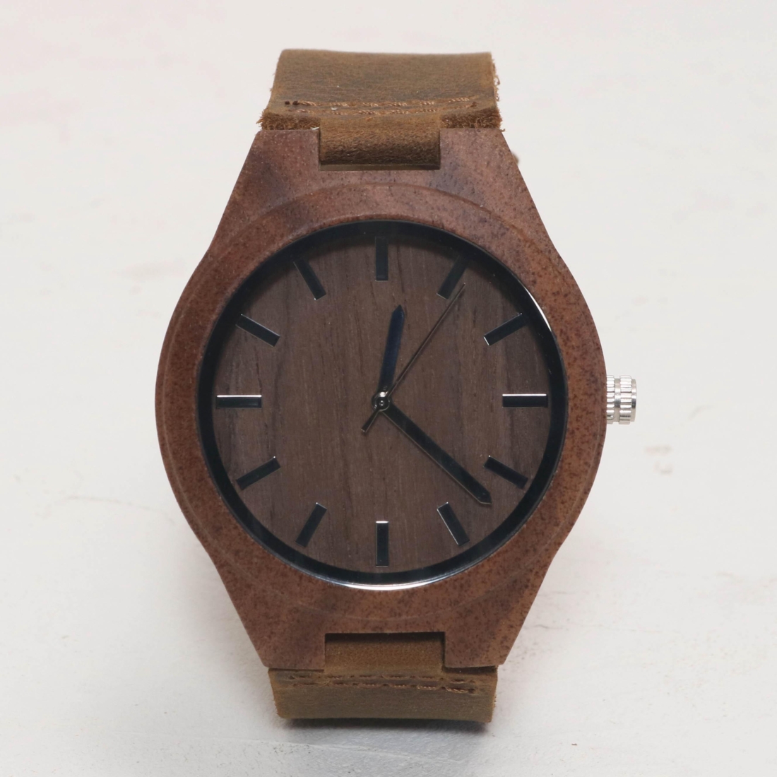 Reloj en Madera y Piel